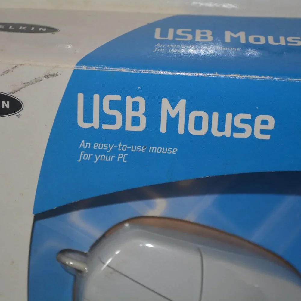 BELKIN Wired PC USB MOUSE 3 Button 6 Foot Cord Right or Left Handed Users NIB F8